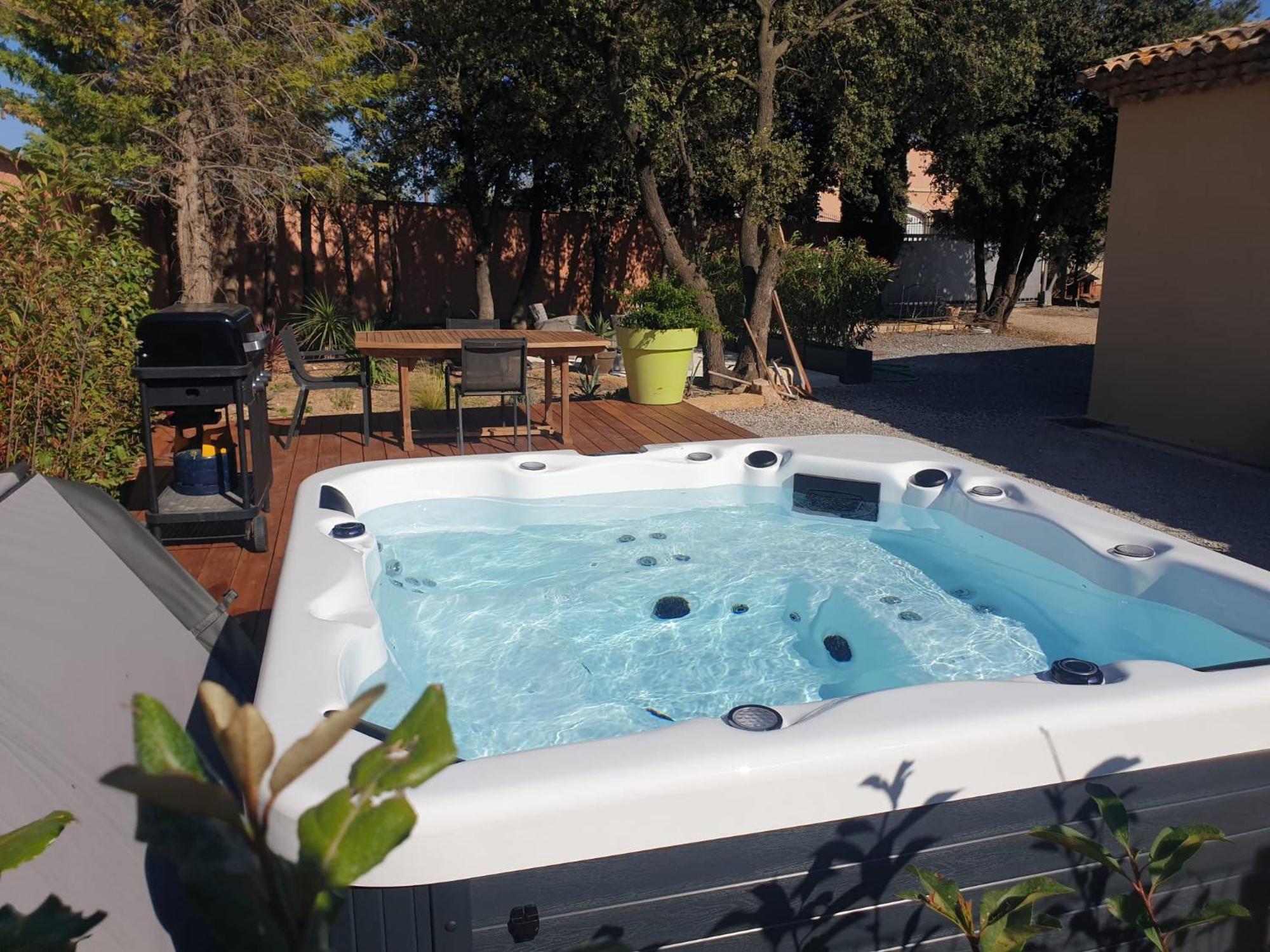 Location Independante Au Coeur Des Alpilles Pour 2 Personnes Avec Jacuzzi Βίλα Aureille Εξωτερικό φωτογραφία
